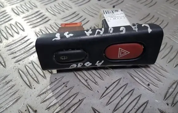 Renault Laguna I Hazard light switch