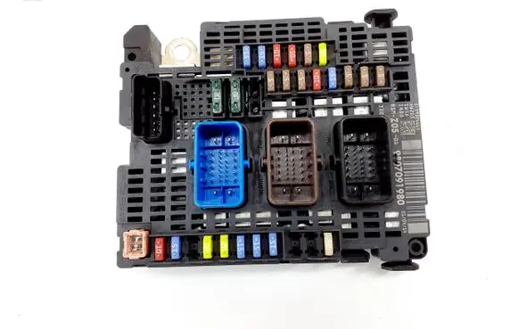 Peugeot 308 Fuse module 9807091980