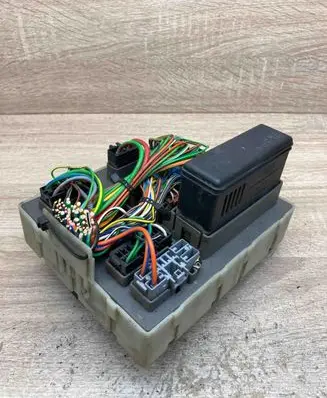 Ford Focus Fuse module 98AG14A07306 518251806
