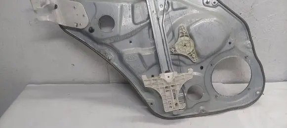 KIA Sorento Rear window lifting mechanism without motor 0510