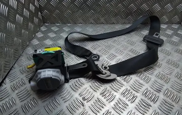 Toyota Verso Front seatbelt 732100F052 3066322