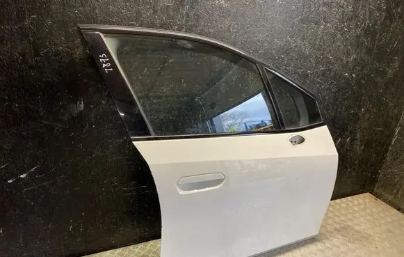 BMW 2 Active Tourer U06 Front door
