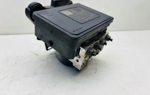 Skoda Superb B8 (3V) ABS Pump 3Q0907379AB 3Q0614517AB
