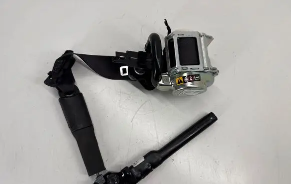 Chevrolet Camaro Front seatbelt 84496892 84018452 84006909