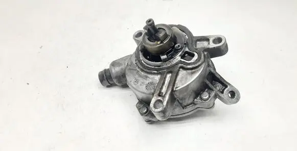 Volvo V70 Vacuum pump 30677904