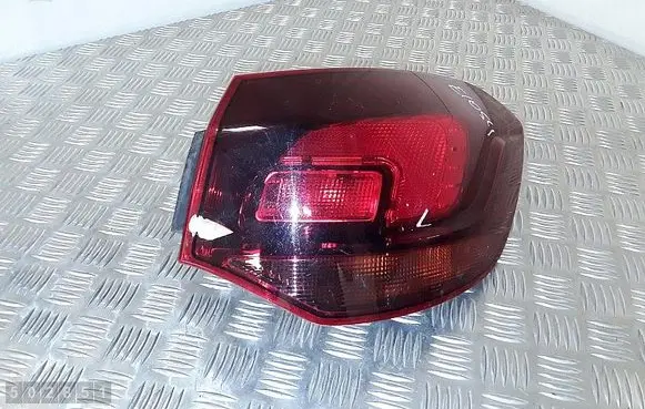 Opel Astra J Rear/tail lights 13314051