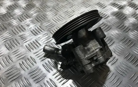 Mazda 323 Power steering pump