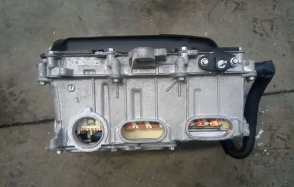 Toyota Yaris Voltage converter inverter 