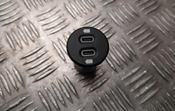 Porsche Macan (95B) USB socket connector 95B035252G