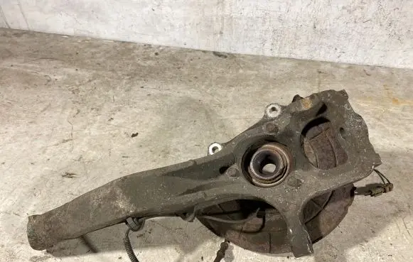 Jeep Grand Cherokee (WK) Front wheel hub spindle knuckle