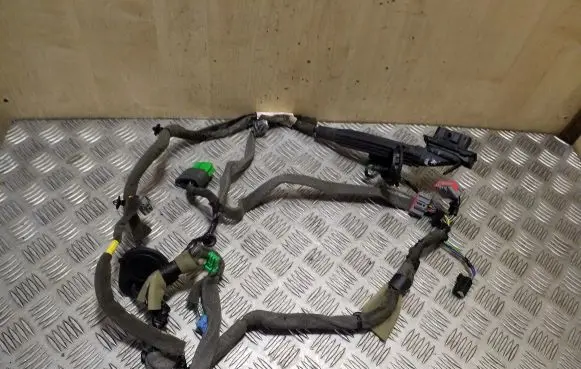 Volvo XC70 Front door wiring loom 31374798