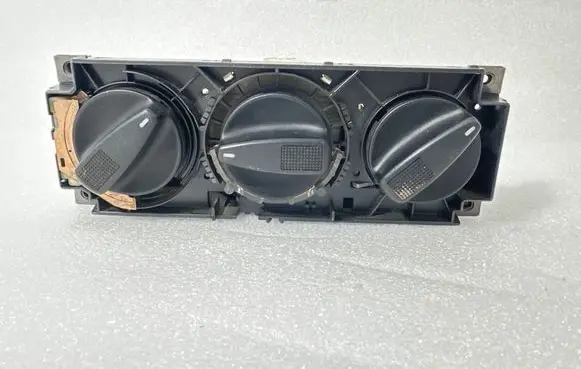 Volkswagen PASSAT B5 Climate control unit 1H0819045C 1H0820045C
