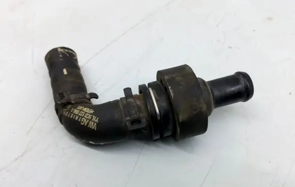 Volkswagen Jetta VI Engine coolant pipe/hose 5C0122096A