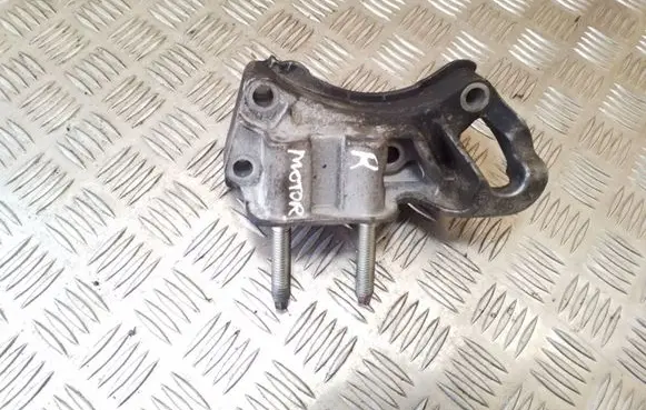 Mazda 3 II Engine mounting bracket