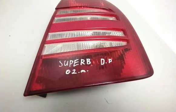 Skoda Superb B5 (3U) Rear/tail lights 3U5945112 3U5945096