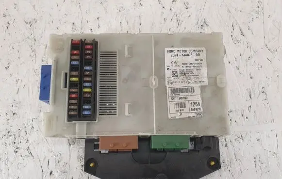 Ford Mondeo MK IV Fuse module 7G9T14A073DD LTQF01125TP 3659AF01125TP