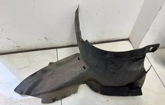 Volkswagen PASSAT B6 Front wheel arch liner splash guards 3C0805912A