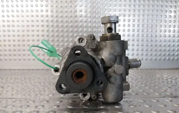 Audi A4 S4 B7 8E 8H Power steering pump 8E0145155N