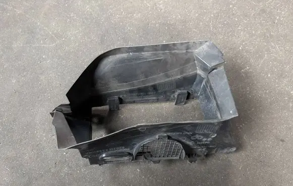 Renault Talisman Intercooler air guide/duct channel 628111935R