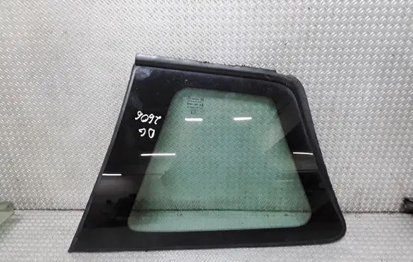 Peugeot 308 Rear side window