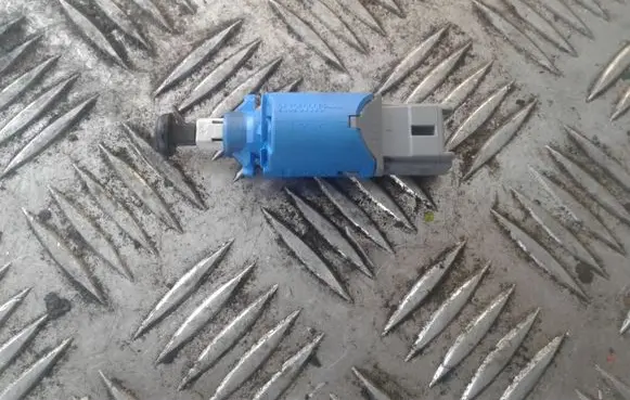 Clutch pedal sensor