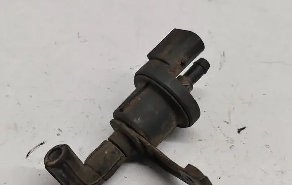 Mercedes-Benz A W168 Valve vacuum 0280142328 A0004764532 0004764532