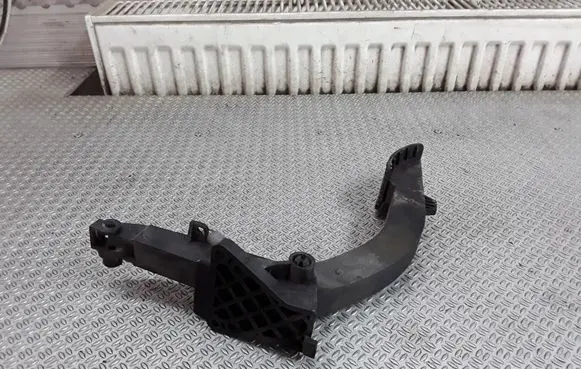 Mercedes-Benz ML W163 Accelerator throttle pedal