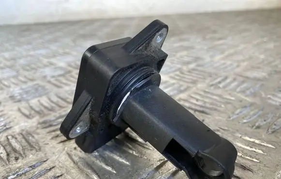 Toyota Avensis T270 Mass air flow meter 222040J010 060418 MB1974003010