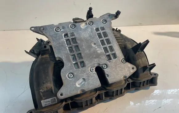 BMW X1 E84 Intake manifold 11617588126 7588126