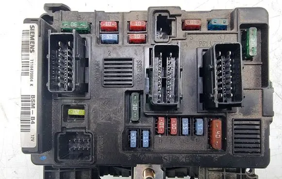 Citroen C3 Fuse box set 9643498780