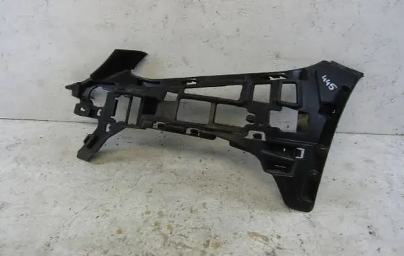 Mercedes-Benz C W205 Front bumper mounting bracket A2058850565