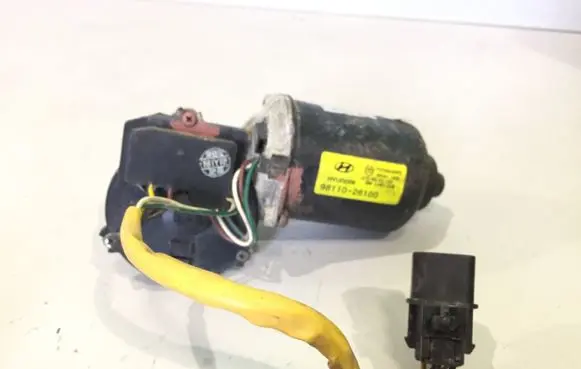 Hyundai Santa Fe Wiper motor 9811026100