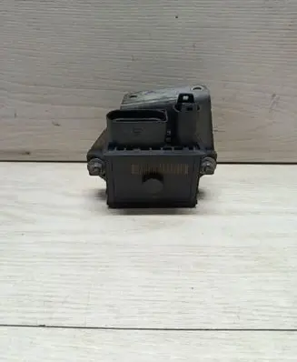 BMW 5 E60 E61 Glow plug pre-heat relay 779800006 0522120102 1000281201