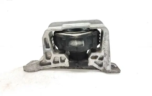 Ford Focus Engine mount bracket