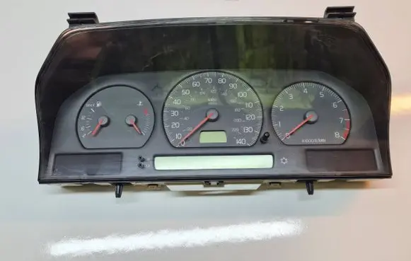 Volvo C70 Speedometer (instrument cluster) 9472521 9451530 9168144