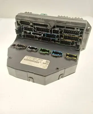 Mercedes-Benz E A207 Fuse module A2129006012 A2129025505 A2129015304