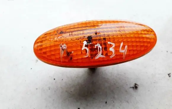 Nissan Almera Tino Front fender indicator light 23676210 236762-10