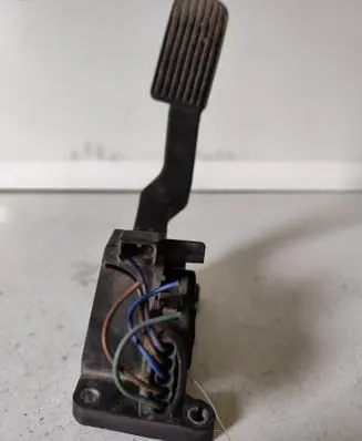Mercedes-Benz Sprinter W901 W902 W903 W904 Accelerator throttle pedal 0281002335 A9013000404