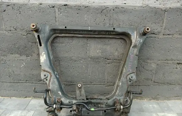 Nissan Juke I F15 Front subframe