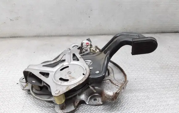 Chrysler Pacifica Handbrake/parking brake lever assembly 04683909AF
