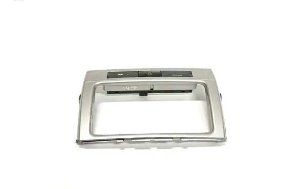Radio/GPS head unit trim