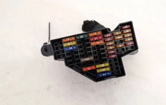 Volkswagen PASSAT B6 Fuse box set