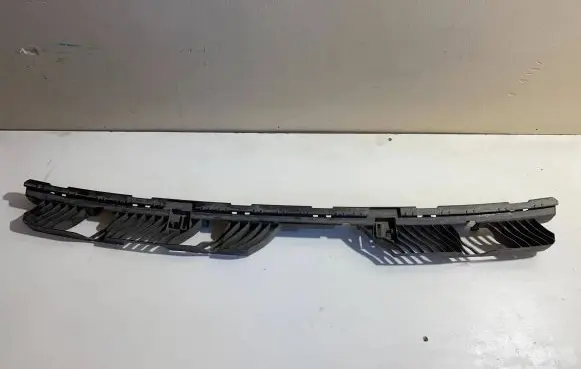 Volkswagen Touran III Rear bumper mounting bracket 5TA807863