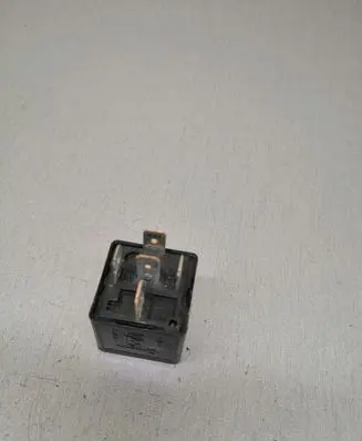Volvo S40 Other relay 9441160 V23134A52X545 0451