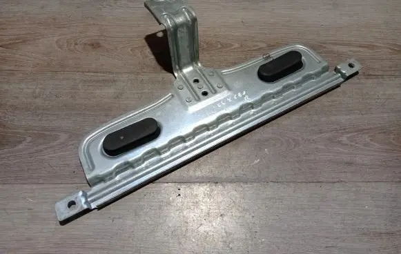 Battery bracket