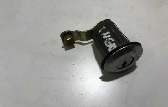 Citroen Berlingo Front door lock (next to the handle) 