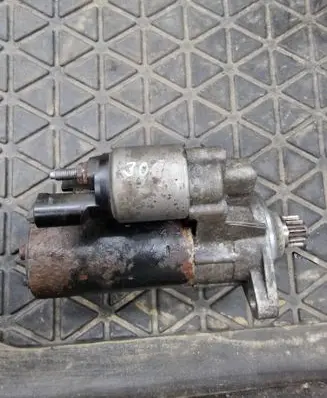 Volkswagen PASSAT B6 Starter motor 1005831332