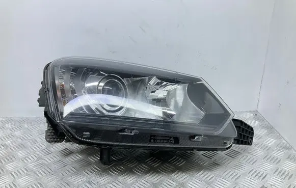 Skoda Yeti (5L) Headlight/headlamp 5L2941018D 8K0941597B 1T0941329B