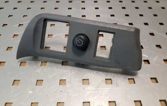 Toyota RAV 4 (XA20) Mirror switch trim 5544642010