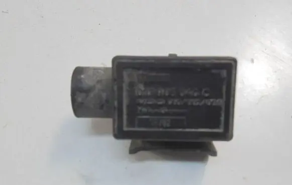 Volkswagen PASSAT B3 Outside/external air temperature sensor 037906040C